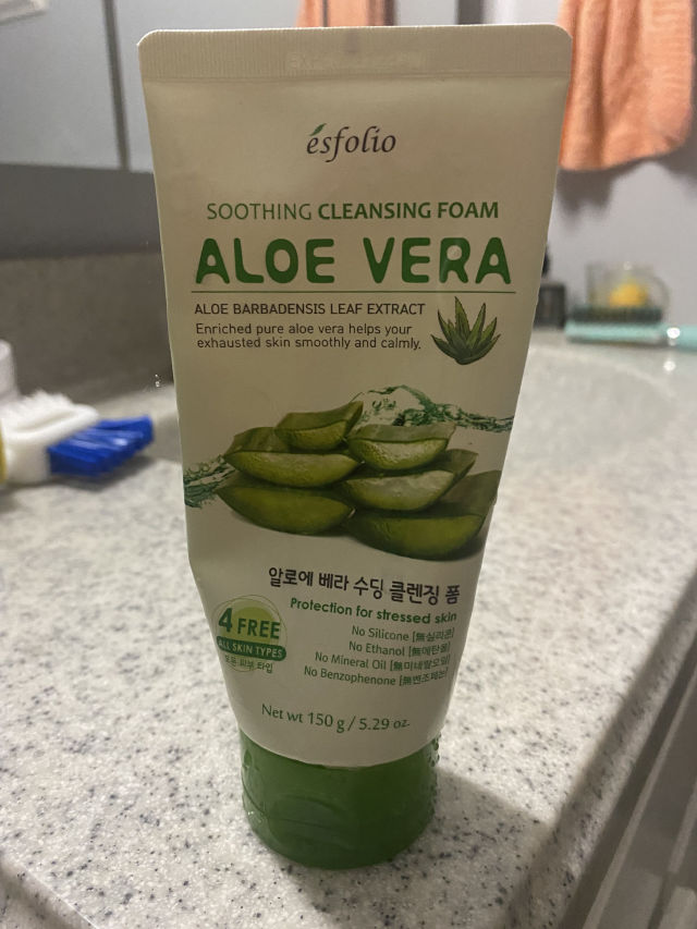 Aloe Vera Soothing Cleansing Foam - esfolio