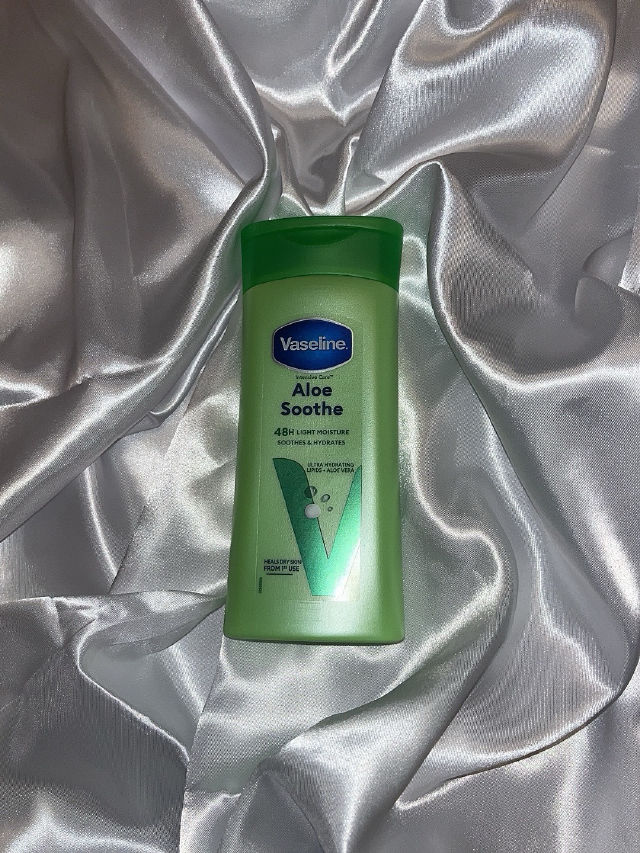 Vaseline Intensive Care Aloe Soothe Lotion Reviews & Ingredients