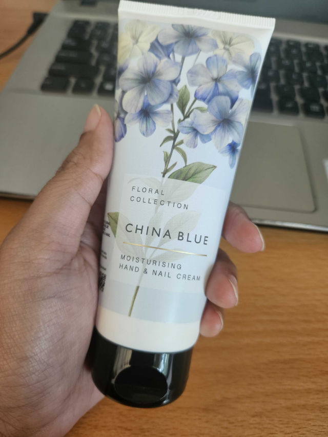 Marks Spencer (M&S) China Blue Hand Nail Cream Reviews
